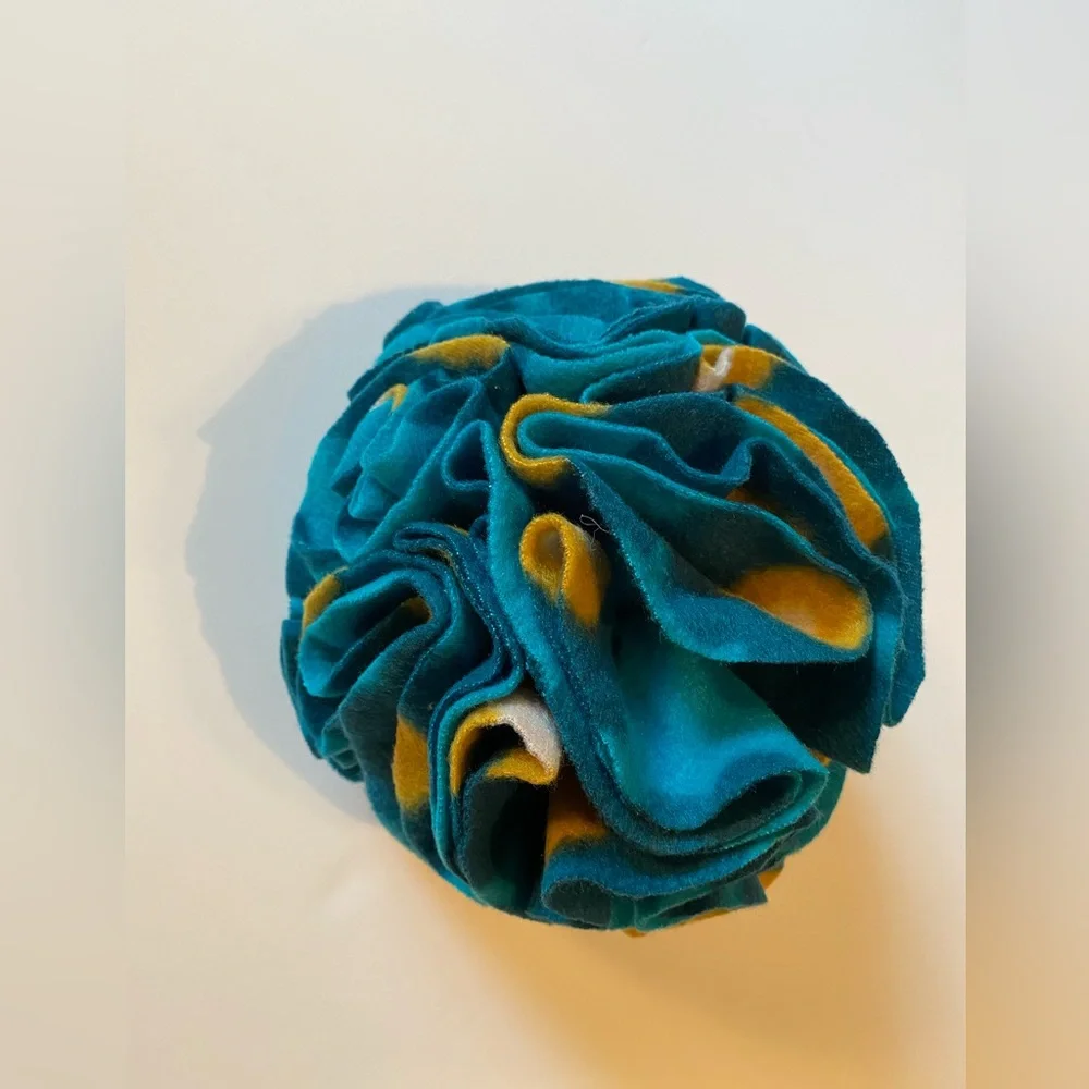 Cat 6 Inch Fleece Snuffle Sniffer Ball Interactive Hide Catnip And Treats In Toy